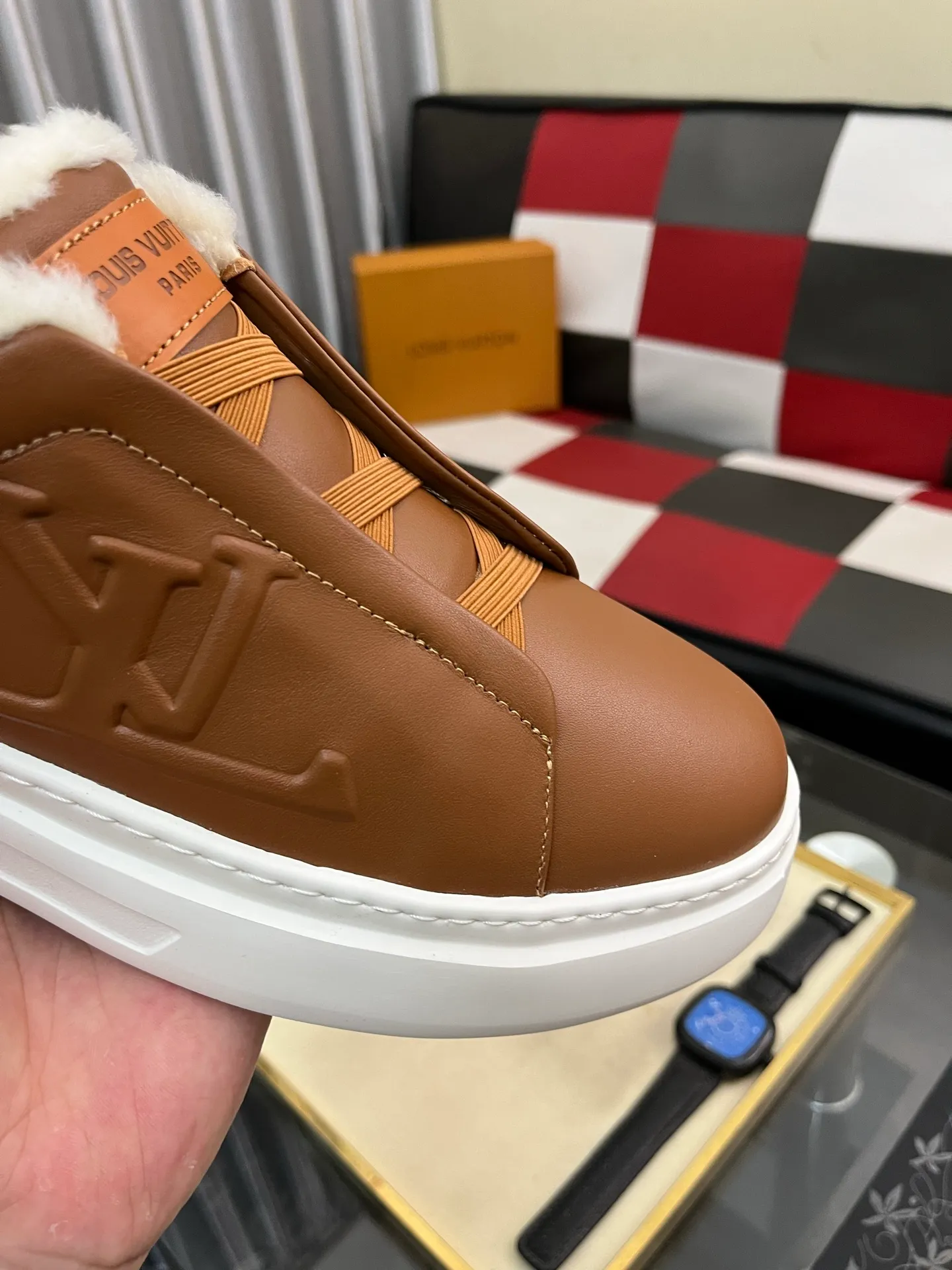 Men's shoes 💰480⌚️⌚️《Louis Vuitton/LV Louis Vuitton》casual shoes are a must-have for trendy men😍😍 Original brand imported from Italy, imported original leather, cow lining (refuse to discolor and grind feet) sole: original sole provided by the original factory, French lazy style design ⚠️fitting on the feet. Original quality super comfortable original sole. Code number: 38-442️⃣Colors available